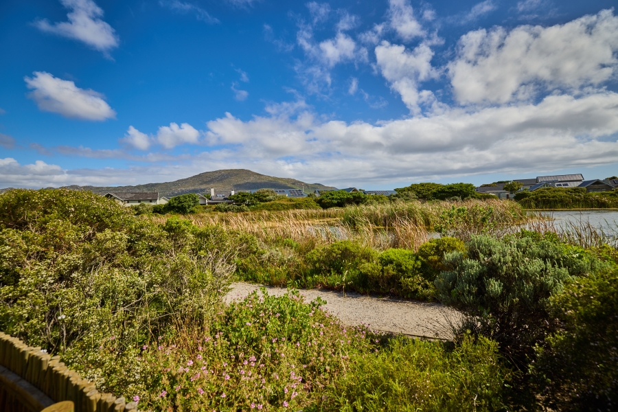 5 Bedroom Property for Sale in Lake Michelle Western Cape